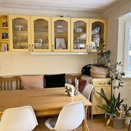 Holiday Home Ingaroe V Gronskan Esterno foto